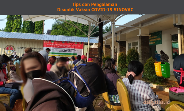 suasana antri sebelum menerima vaksin suasana antri sebelum menerima vaksin
