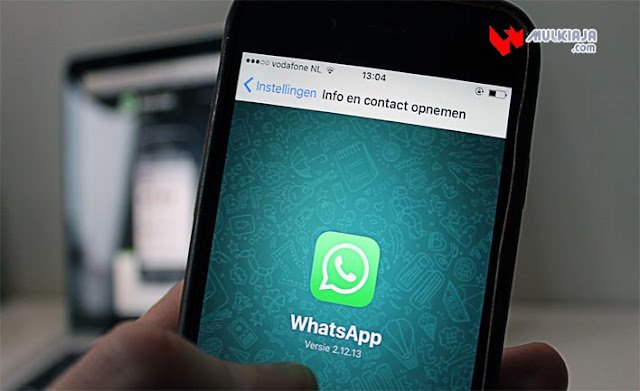 Contoh chatting aplikasi whatsapp