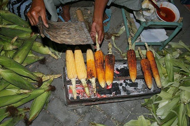 jualan jagung bakar saat musim hujan jualan jagung bakar saat musim hujan