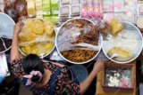 Bisnis Jajanan Pasar Online: Cuan dari Dapur Sendiri!